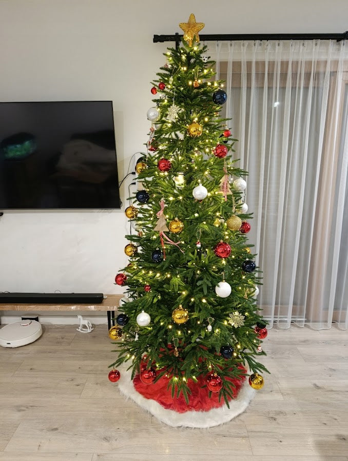 Choinka sztuczna Leśna PE 220 cm – autentyczne zdjęcie od klienta, domowa aranżacja 2